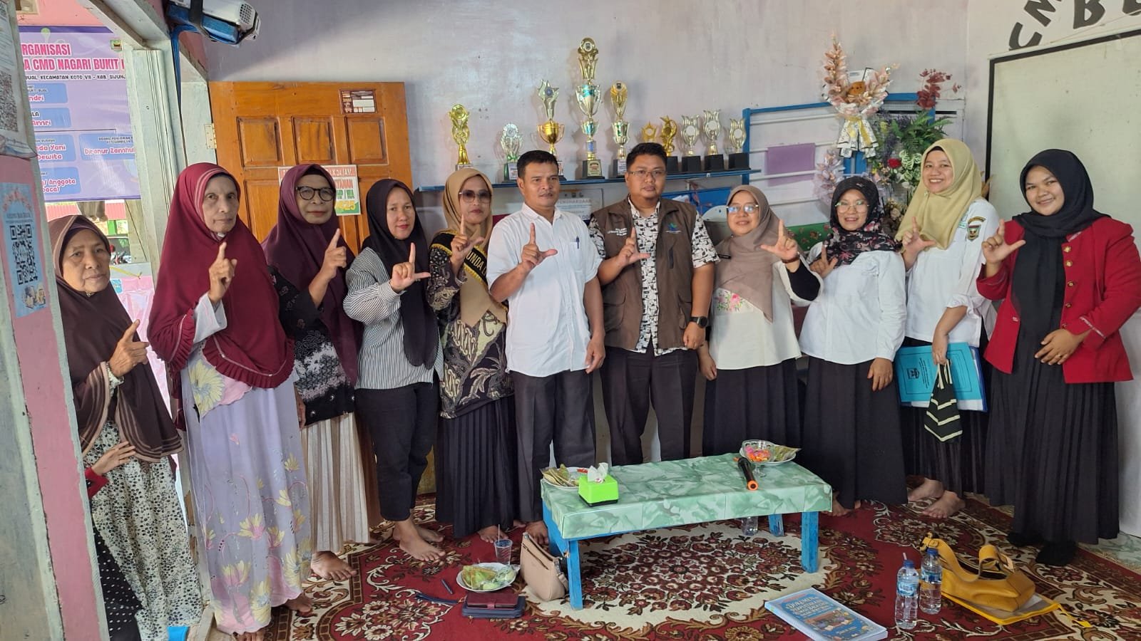 Perkuat Tata Kelola, Relima Perpusnas RI Lokus Sijunjung Lakukan Inventarisasi di Rumah Baca CMD Bukit Bual