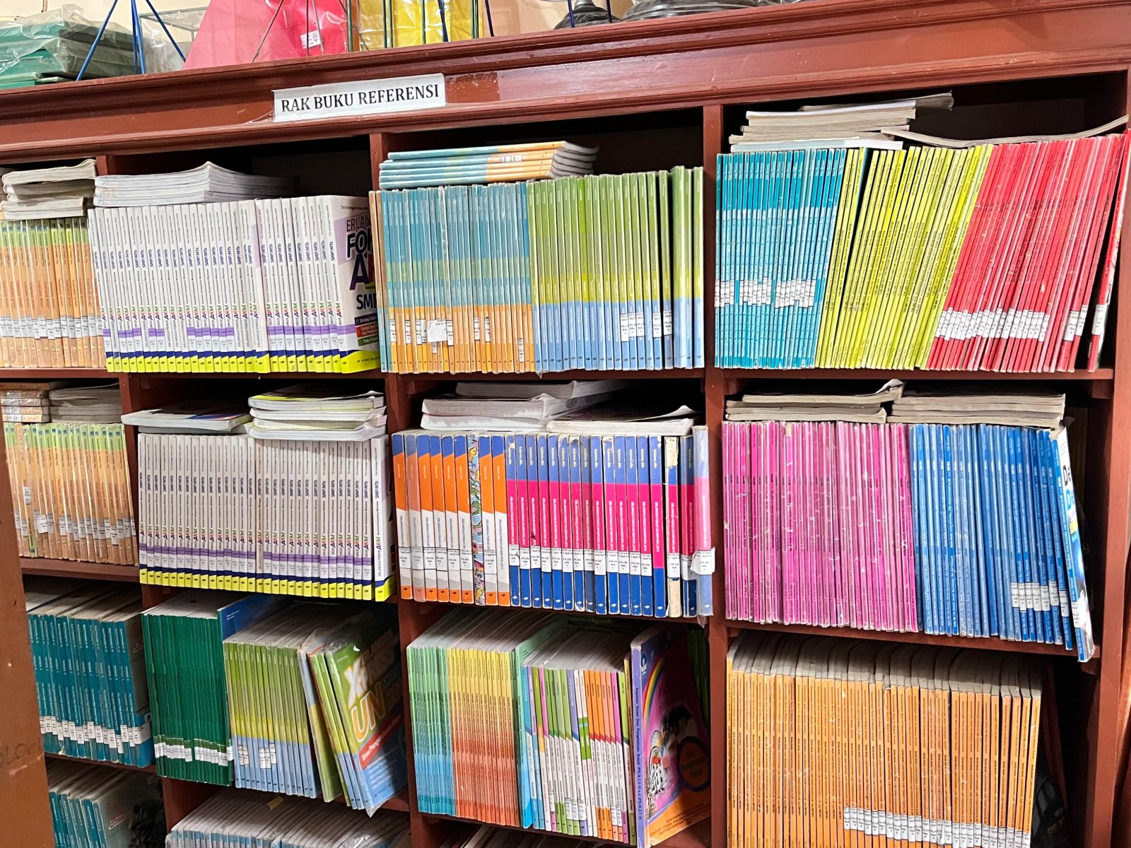 Rak Buku Referensi